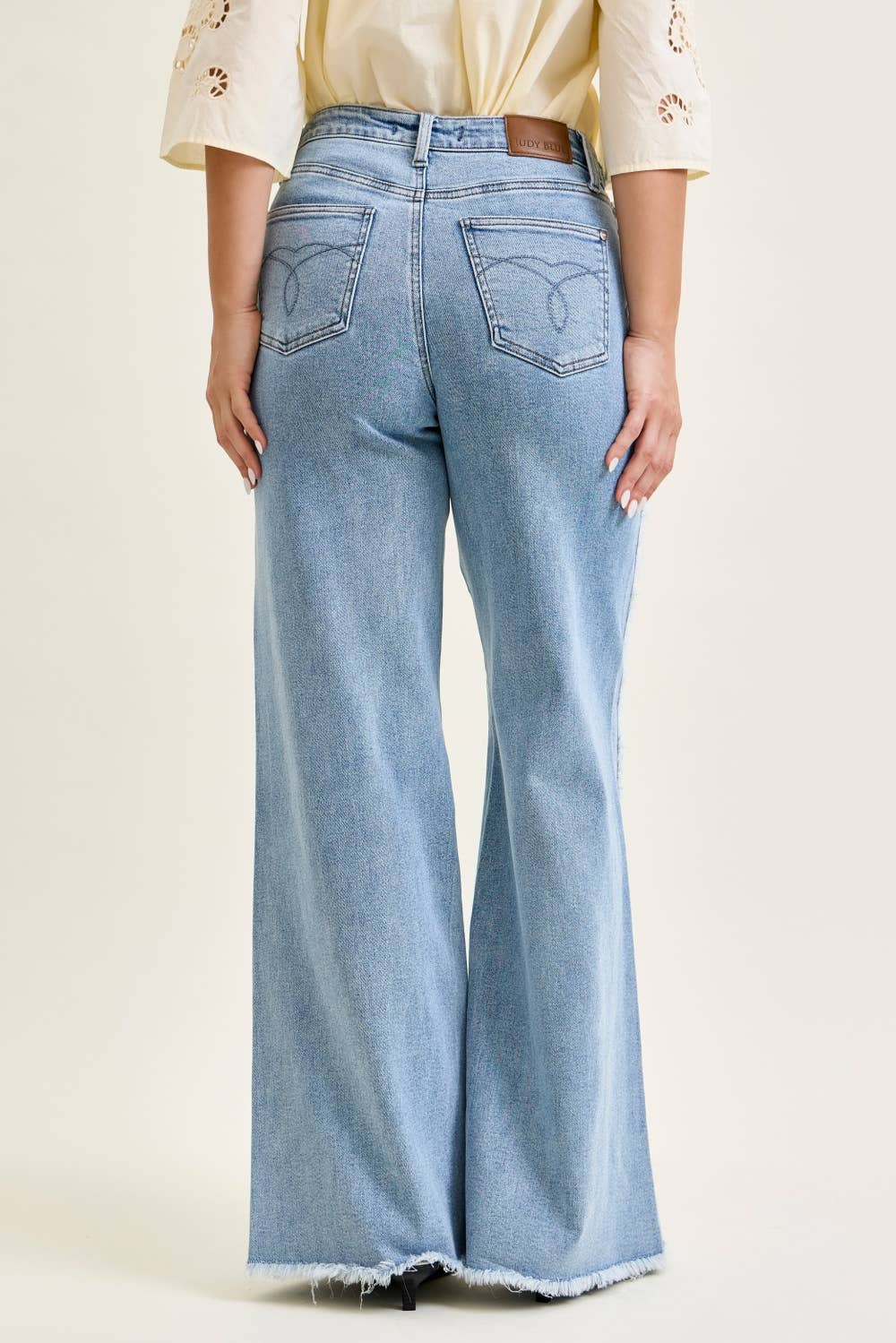 Raw Hem Detailed Jeans