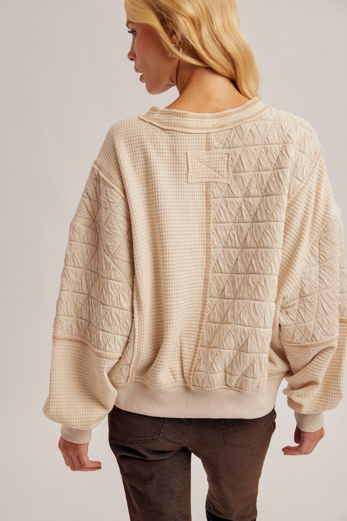 Quilted And Waffle Fabric Mixed Loose Fit V Neck Top