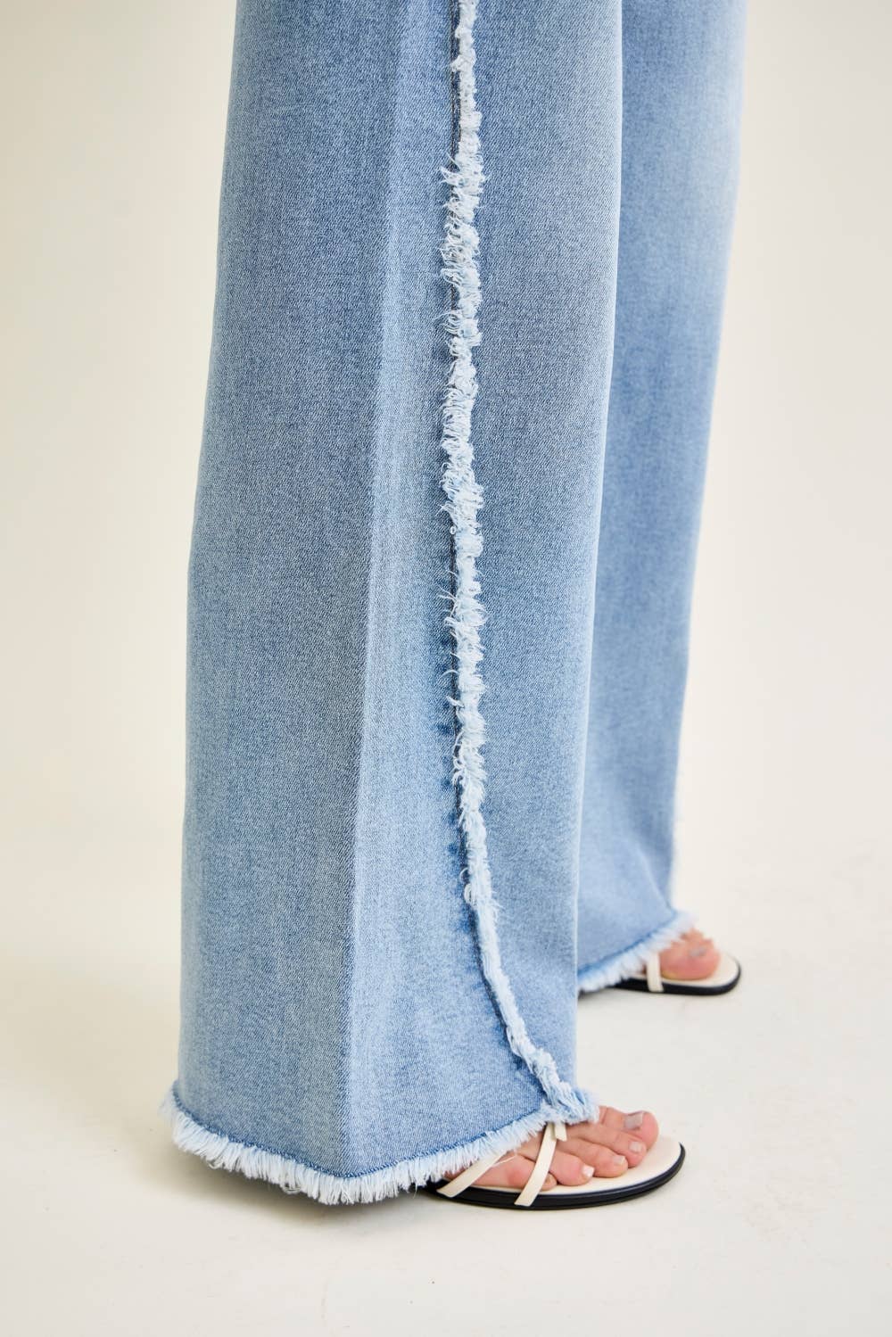 Raw Hem Detailed Jeans