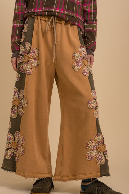Daisy Daze Pants (2 colors)