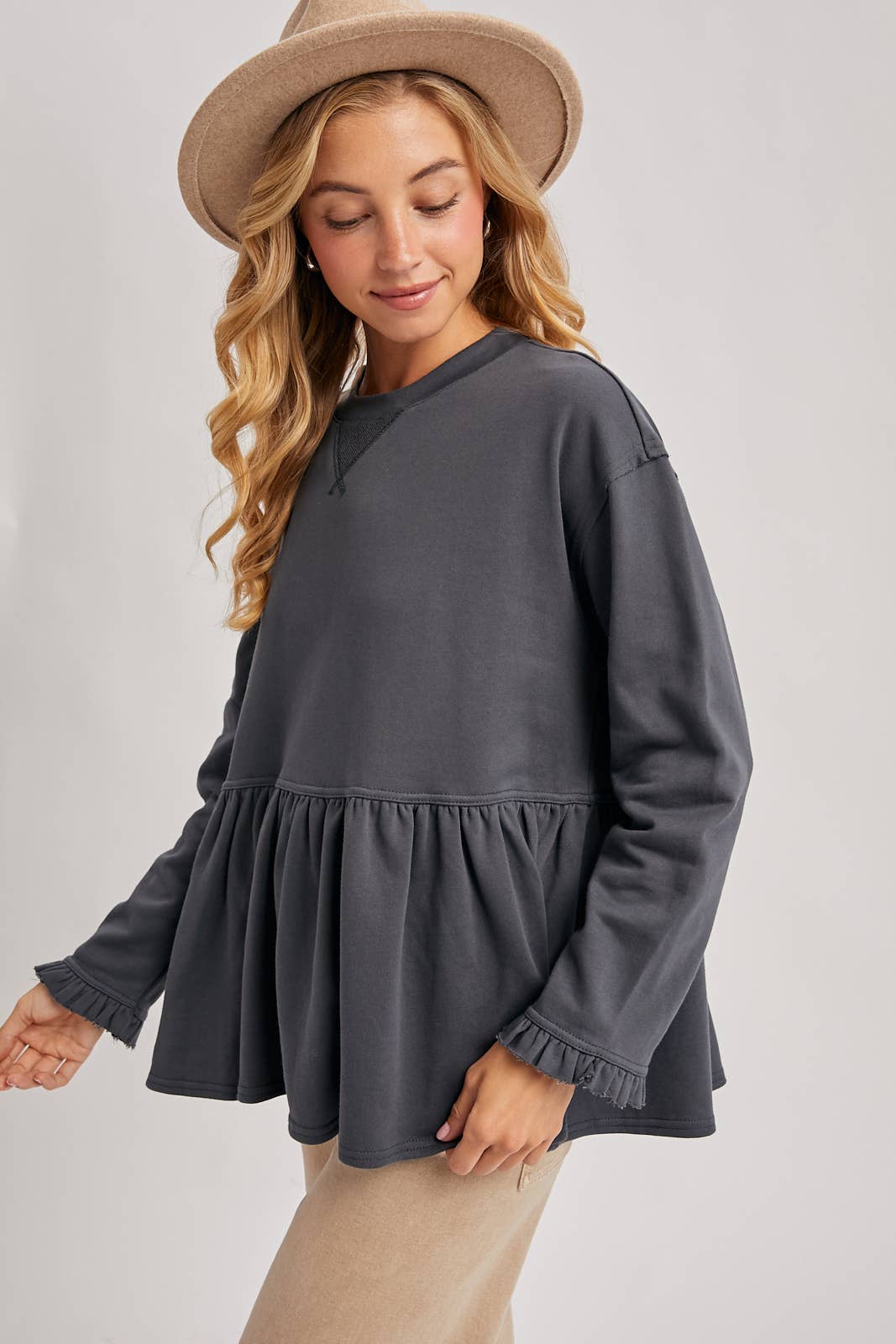 BABYDOLL PEPLUM HEM OVERISZED SWEATSHIRT