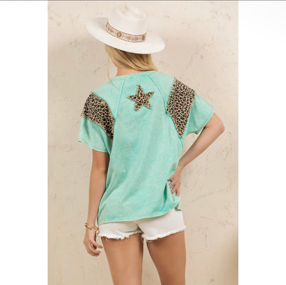 Rowdy Roamer Leopard Star Top