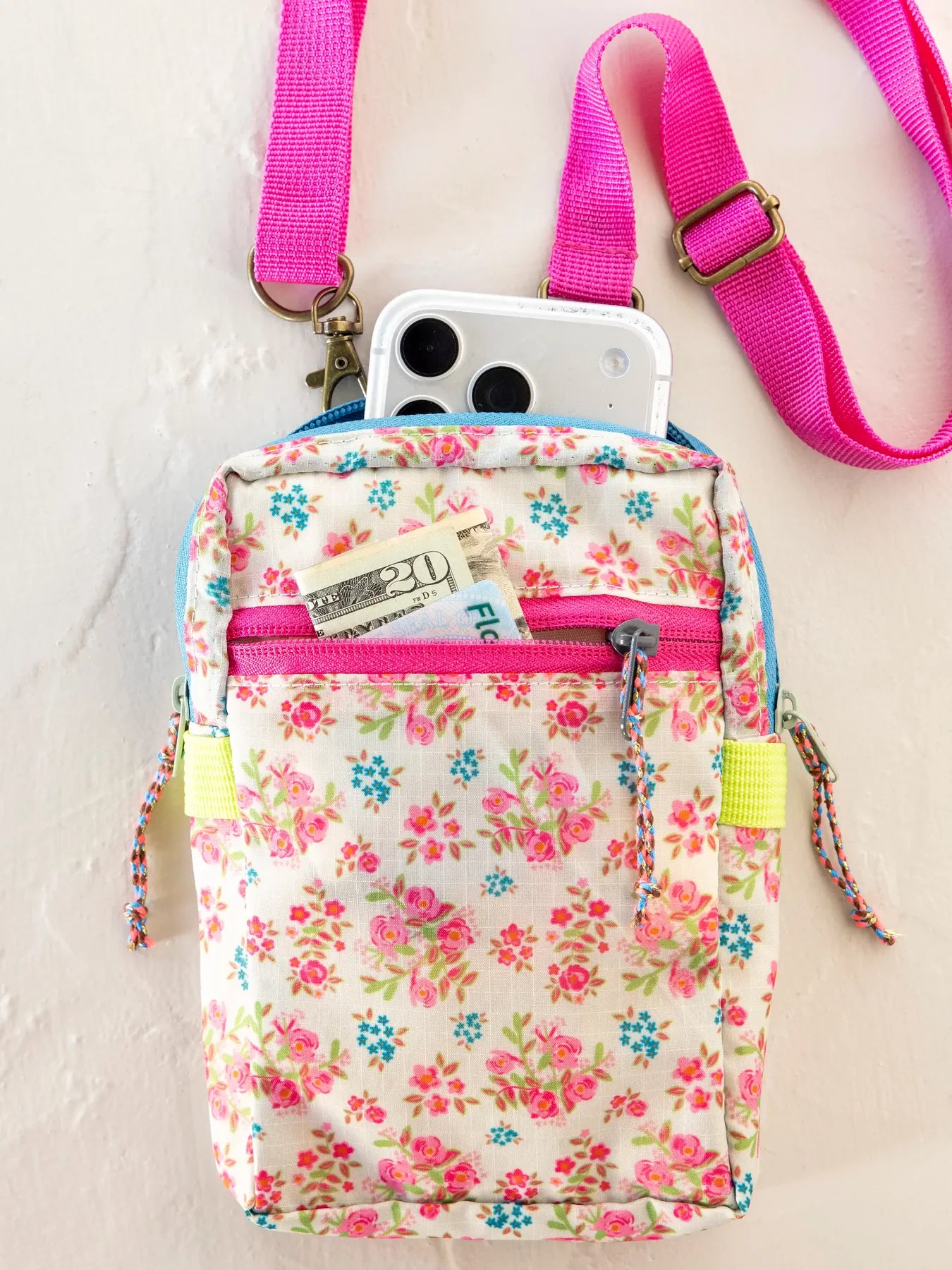Natural Life Weekend Escape Crossbody Purse