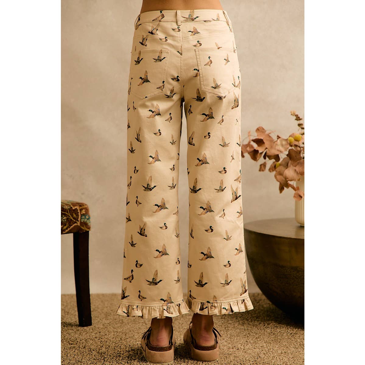 MALLARD DUCK PRINT RUFFLE LEG PANTS