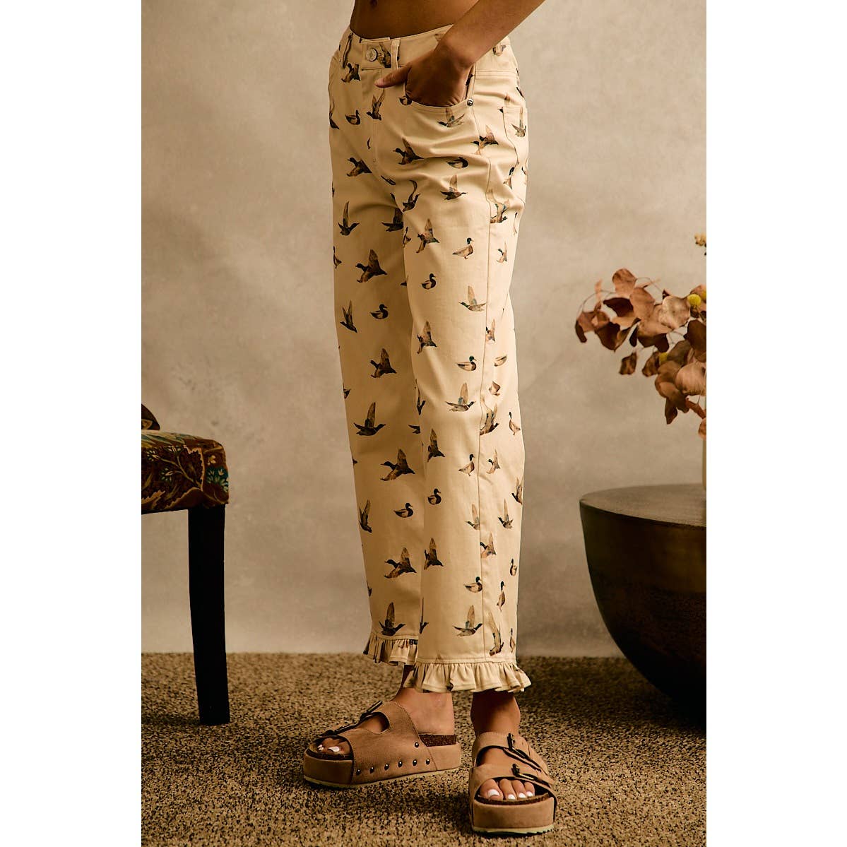 MALLARD DUCK PRINT RUFFLE LEG PANTS